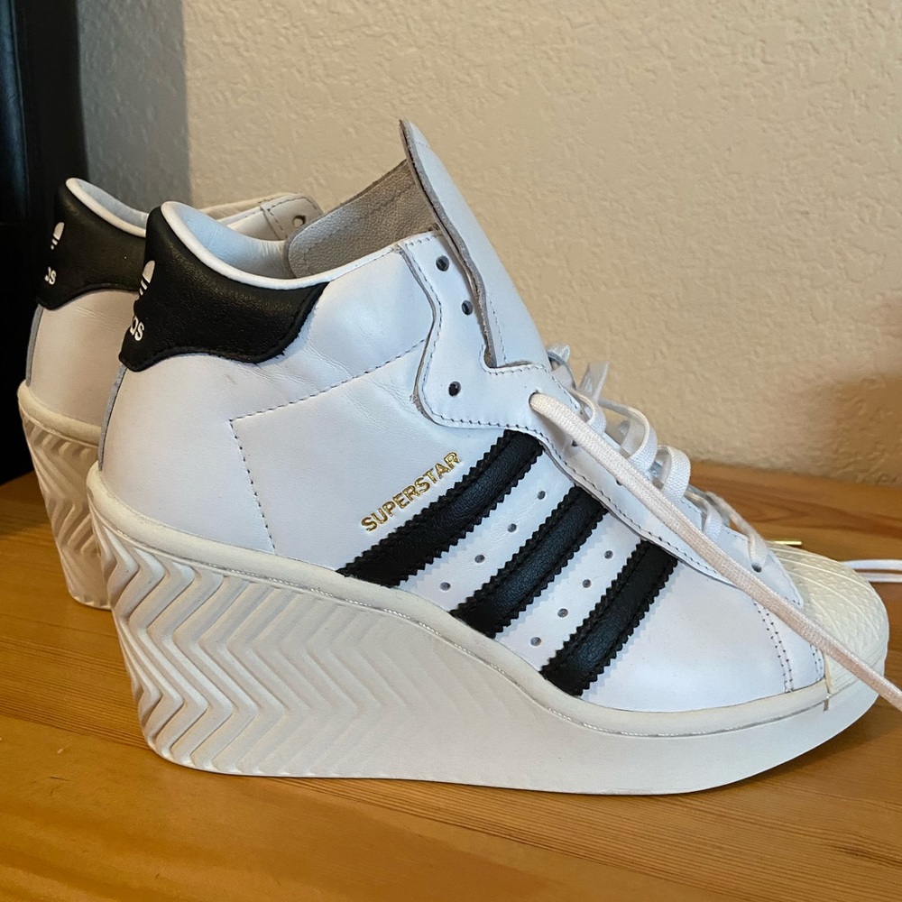 Wedge adidas